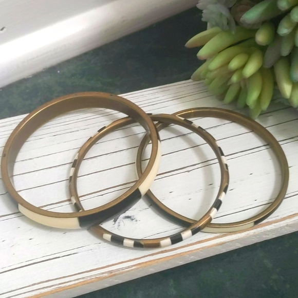 EUC Black, White & Gold Bangle Bracelet Set - Costume Jewelry - Picture 3 of 7